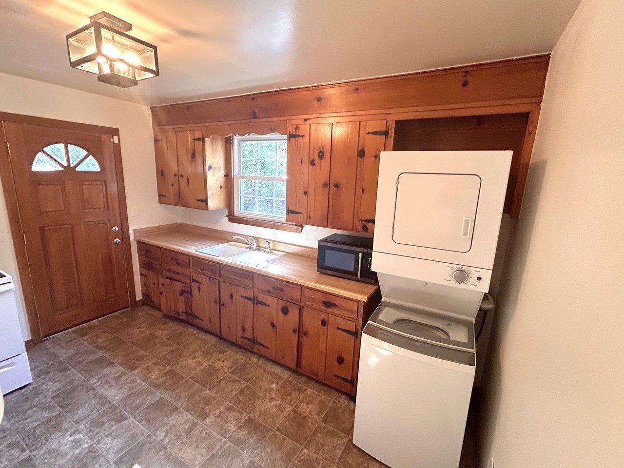 529 Rosedale Ave - Photo 5 of 12