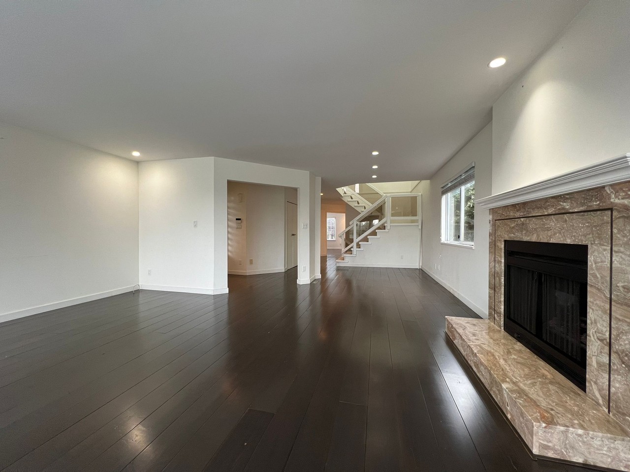 2333 Marine Drive - Photo 4 of 23