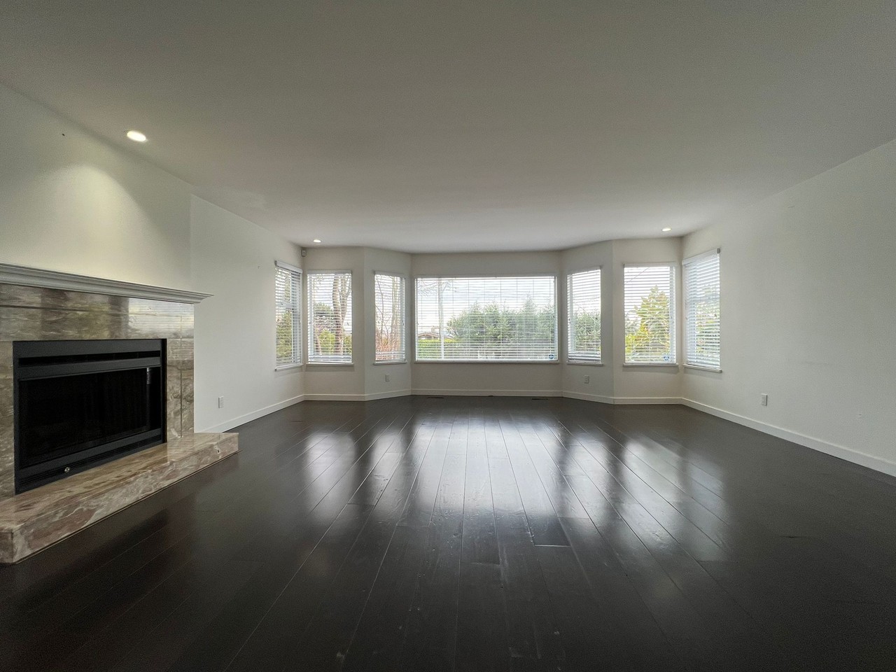 2333 Marine Drive - Photo 2 of 23