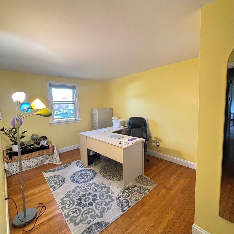 704 N Cary St - Photo 4 of 10