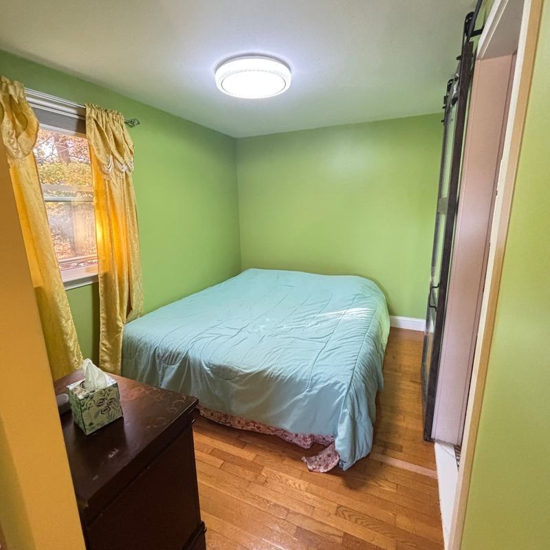 704 N Cary St - Photo 5 of 10