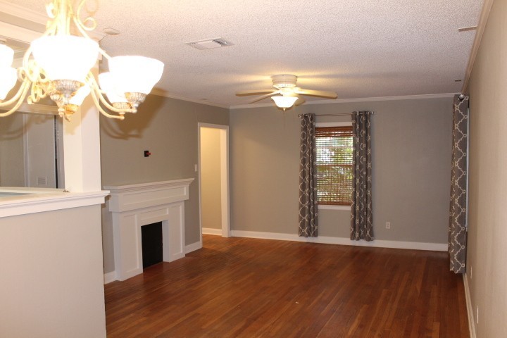 2820 27th St - Photo 2 of 31