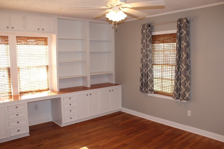 2820 27th St - Photo 5 of 31