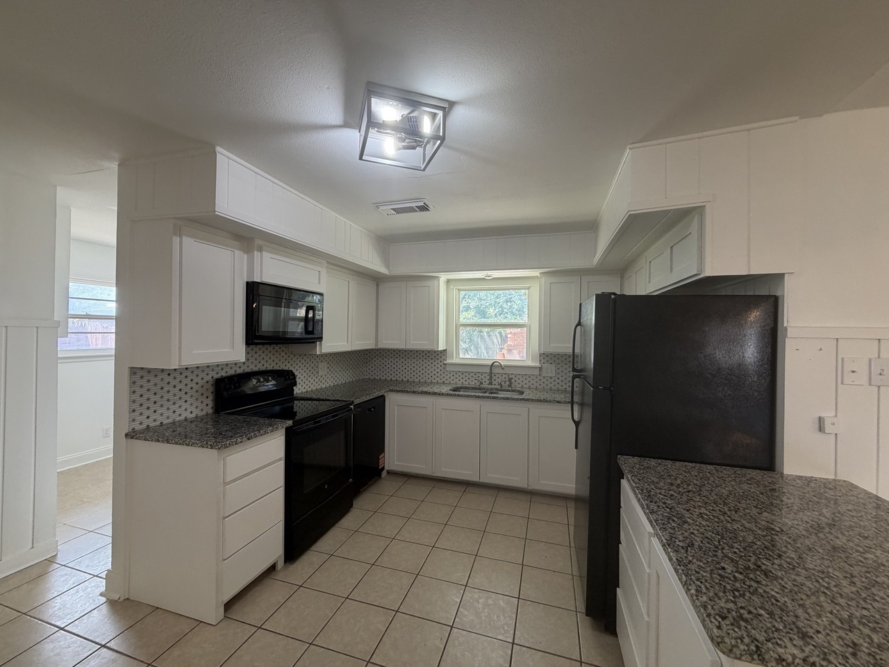 2702 38th St - Photo 3 of 21