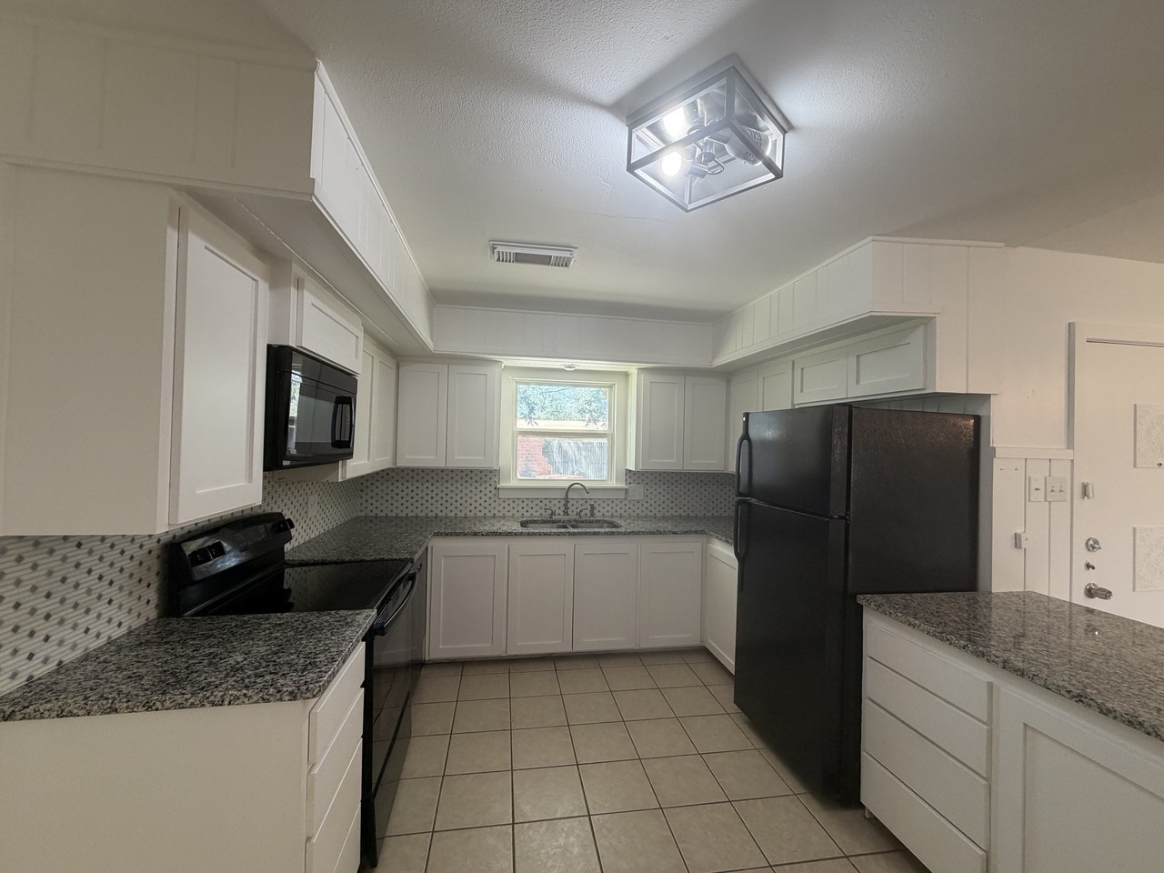 2702 38th St - Photo 4 of 21
