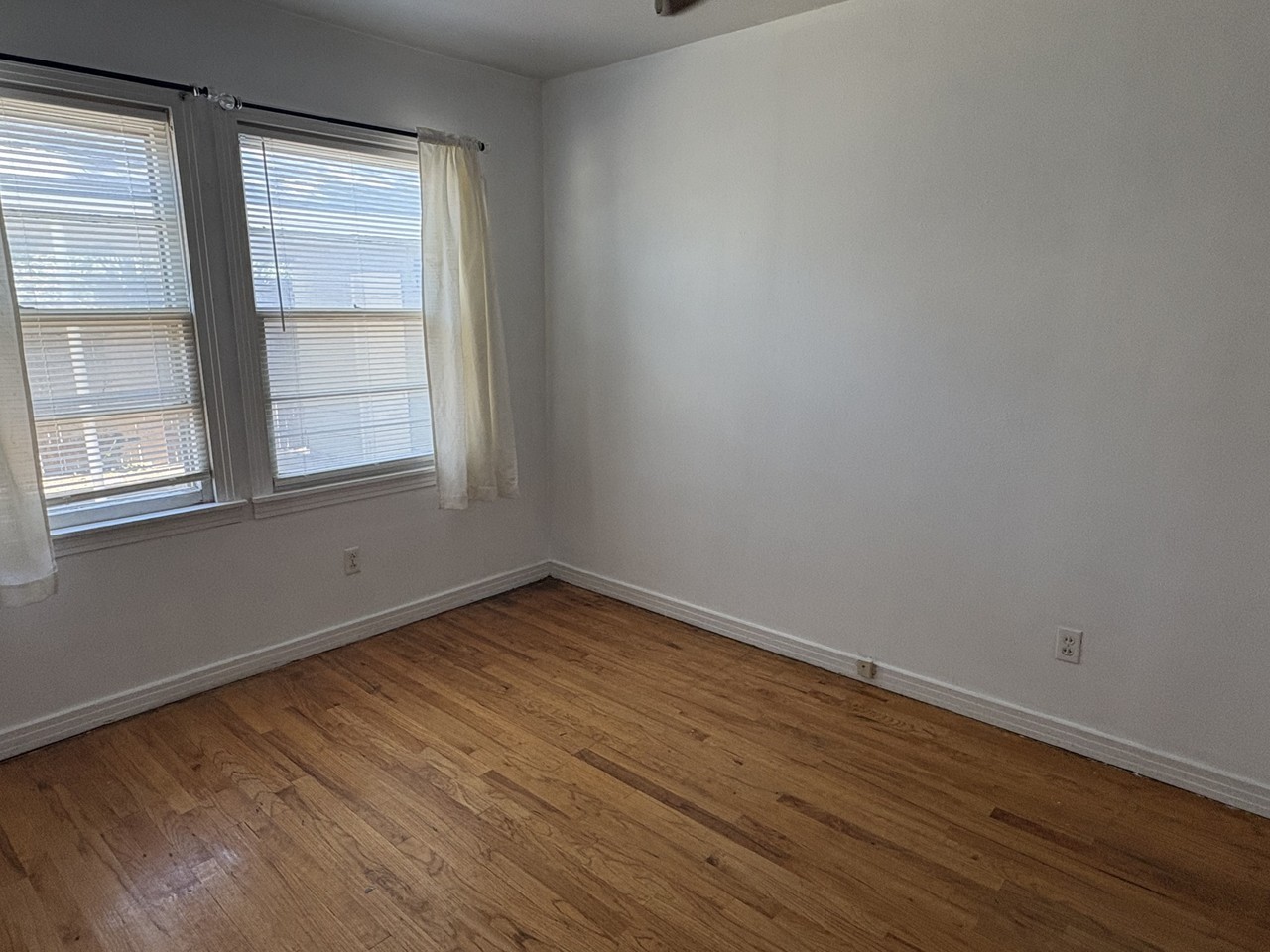 3511 27th St - Photo 5 of 12