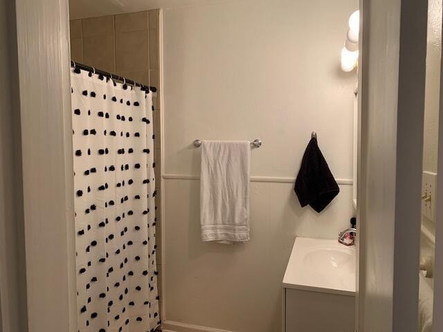 2807 Elgin Ave - Photo 5 of 12