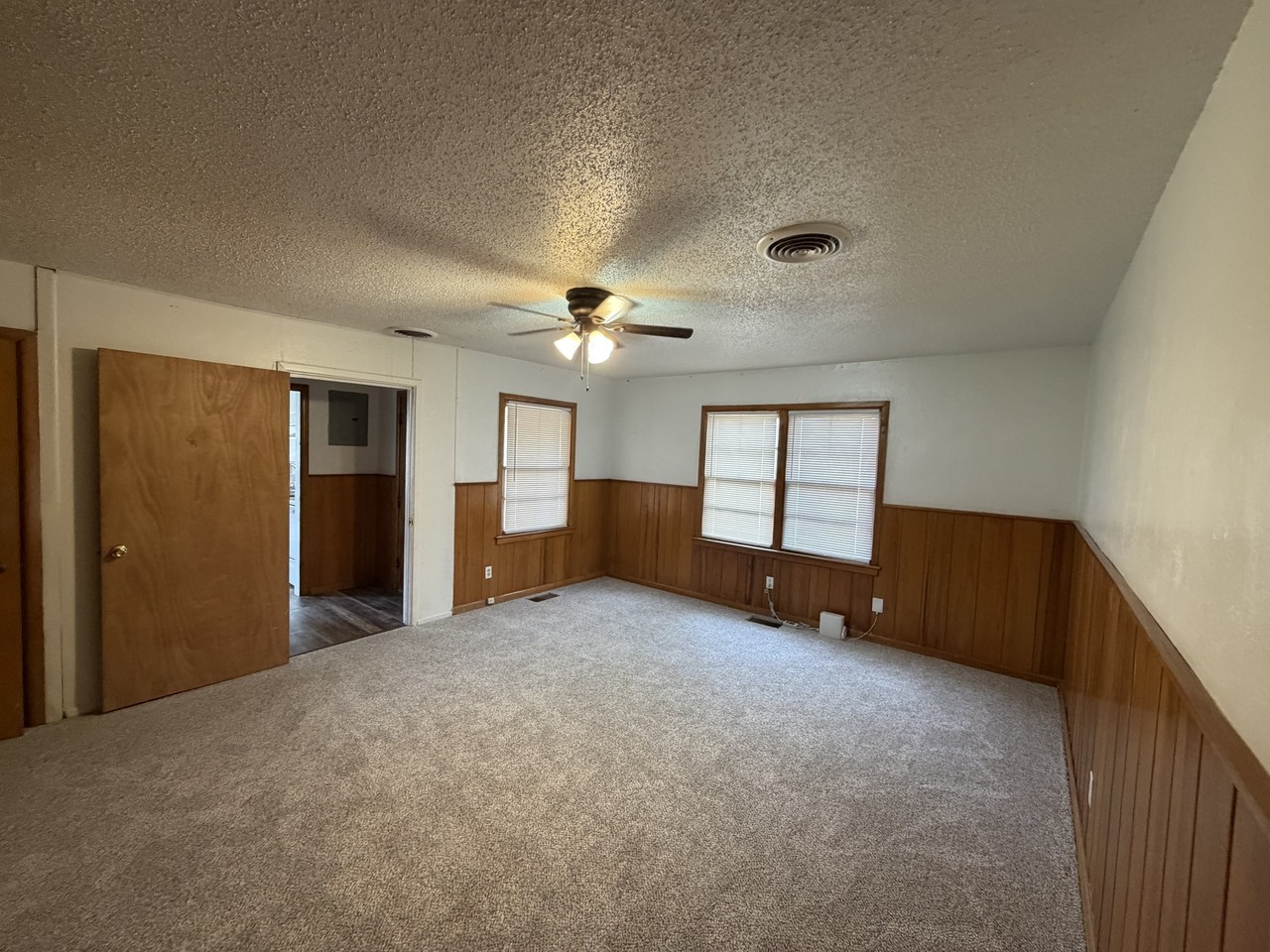 2624 32nd St #1 - Photo 7 of 17