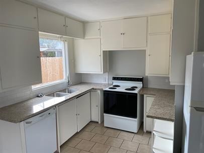 2607 27th St - Photo 3 of 12