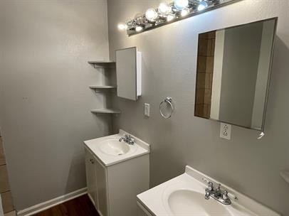 2607 27th St - Photo 6 of 12