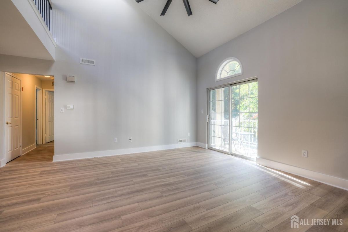 1307 Commons At Kingswood Dr - Photo 3 of 25