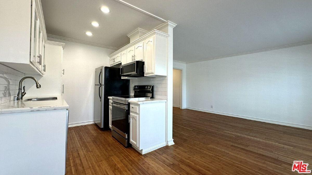 3734 S Canfield Ave ##332