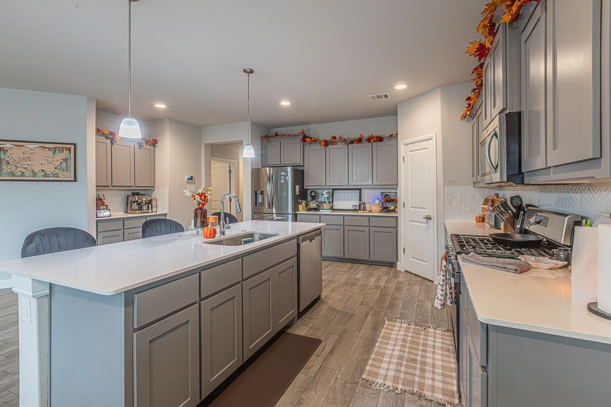 14108 Borealis Dr - Photo 5 of 41