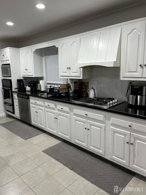 34 Steinhardt Ave - Photo 3 of 5