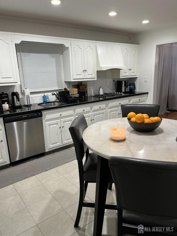 34 Steinhardt Ave - Photo 4 of 5