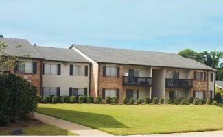 featured image of 6702 Forest Dr