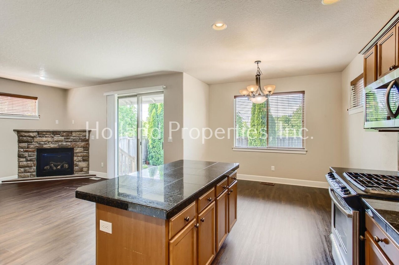 64 Nw 171st Ave - Photo 7 of 28