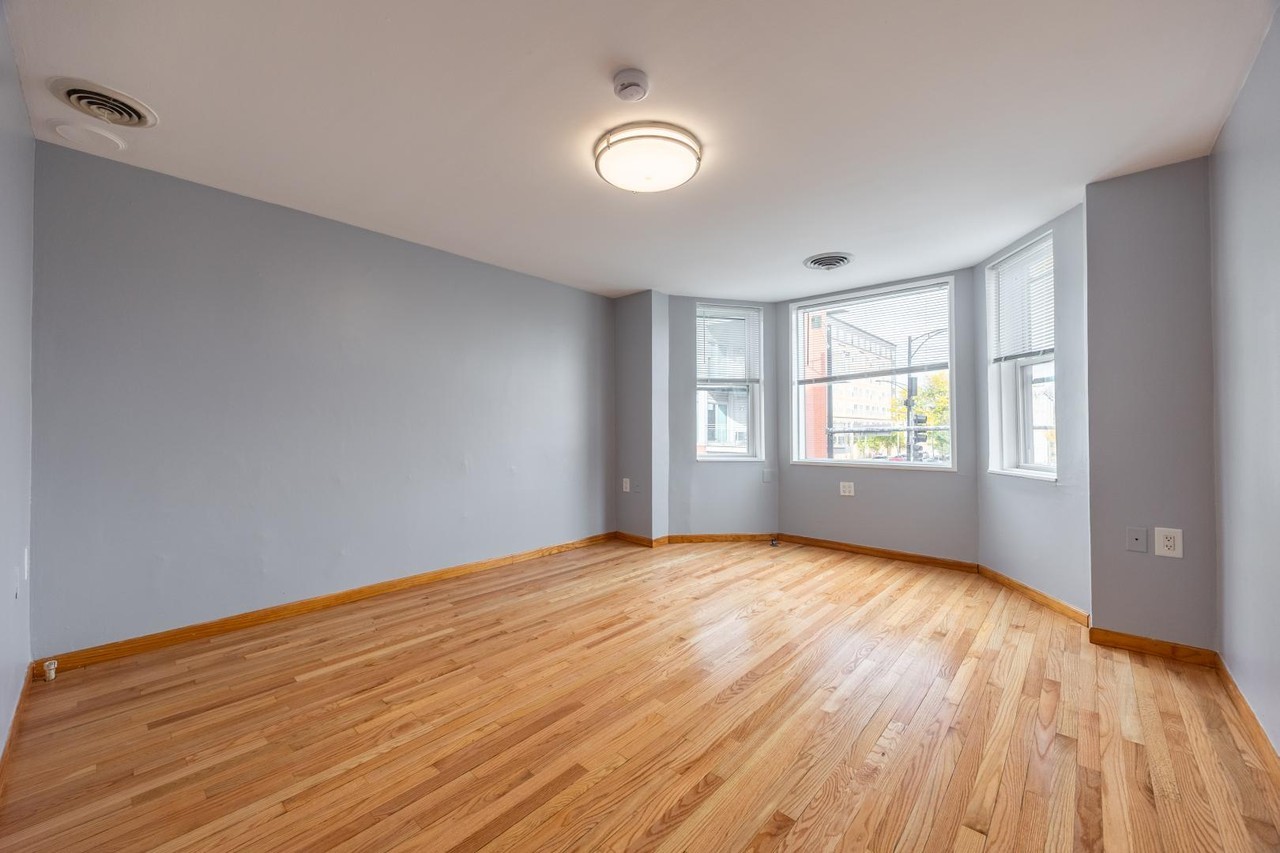 2439 W Armitage Ave #2F - Photo 2 of 13
