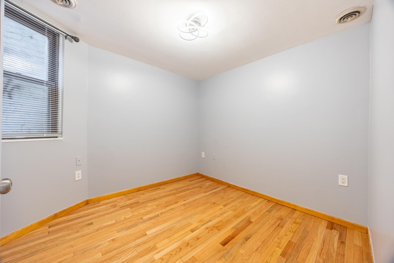 2439 W Armitage Ave #2F - Photo 6 of 13