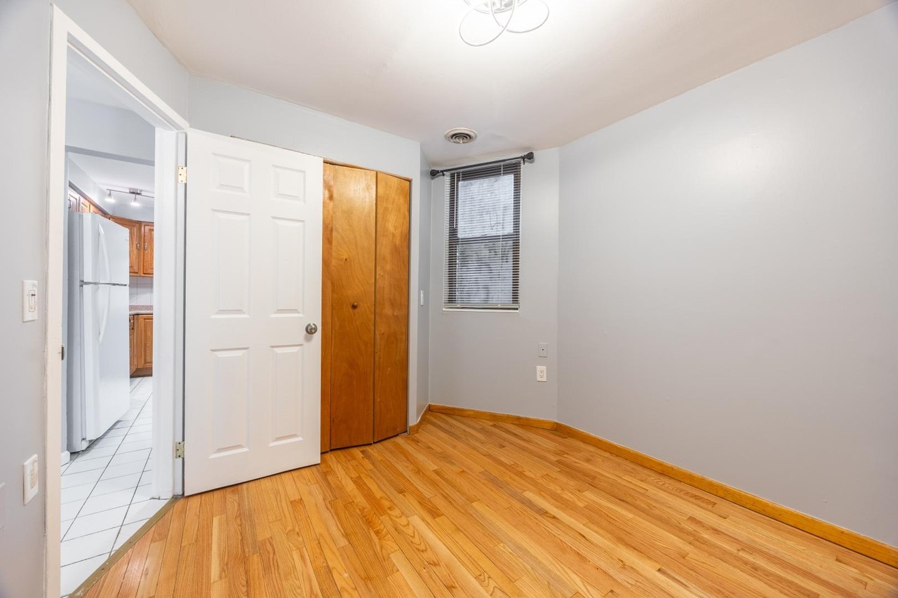 2439 W Armitage Ave #2F - Photo 7 of 13