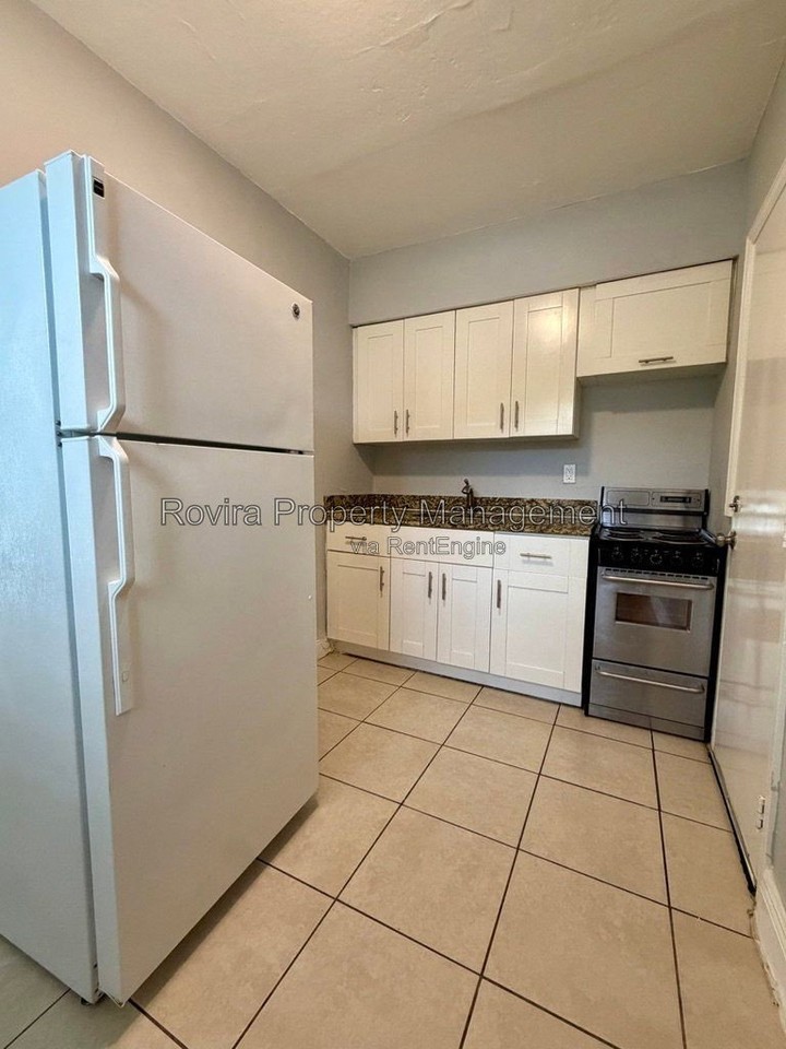 1592 Nw 56th St #1592 - Photo 3 of 6