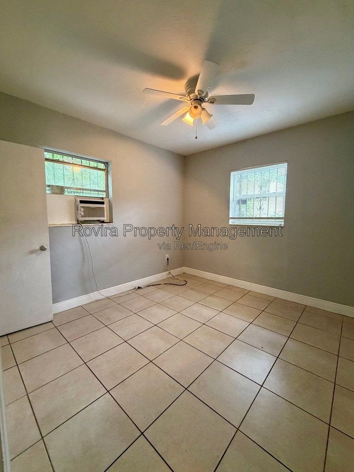 1592 Nw 56th St #1592 - Photo 4 of 6