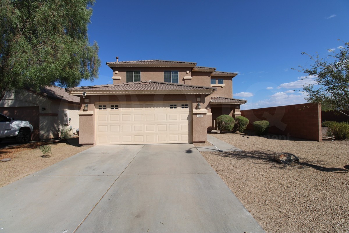 6613 W Desert Ln - Photo 2 of 26