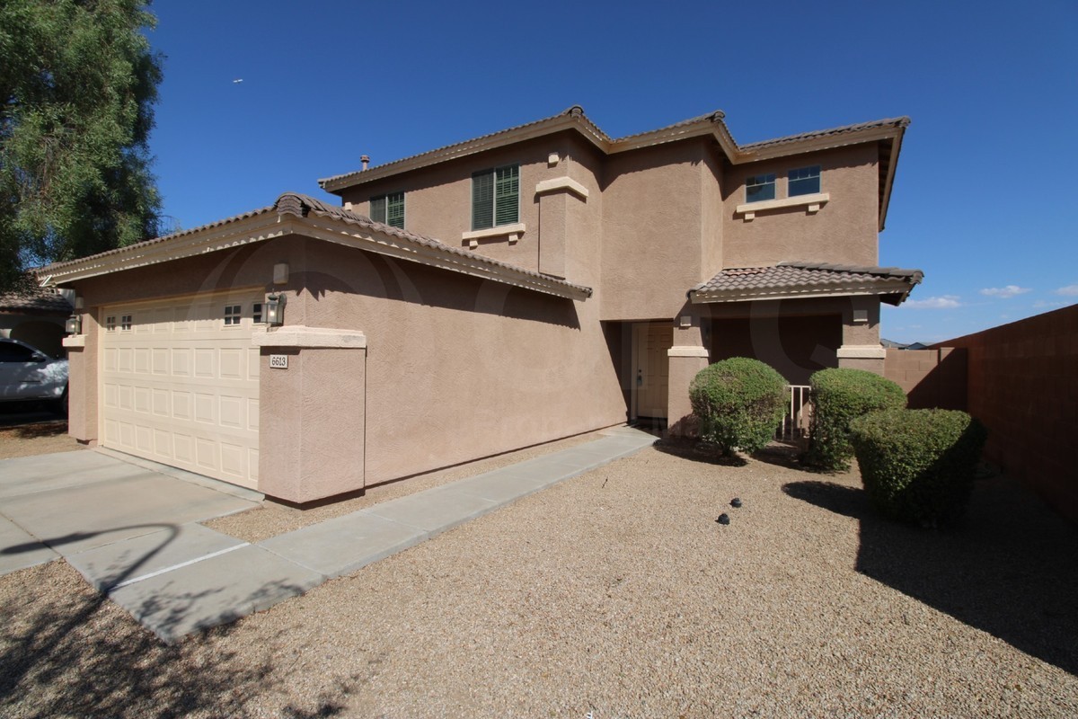 6613 W Desert Ln - Photo 3 of 26