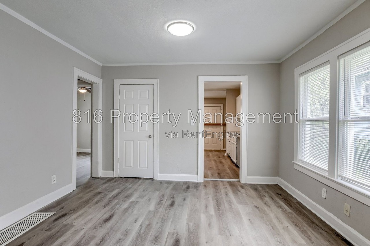 3541 Mersington Ave - Photo 2 of 19