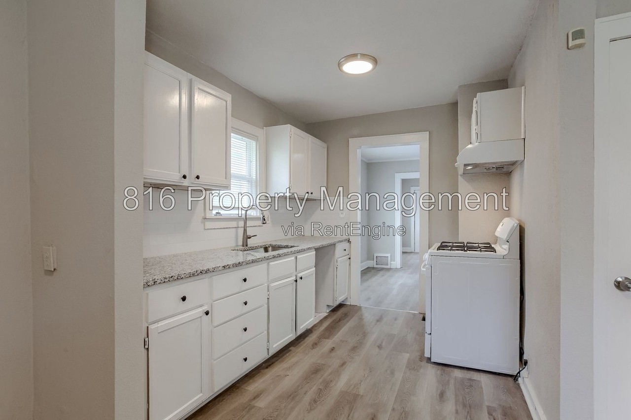 3541 Mersington Ave - Photo 3 of 19