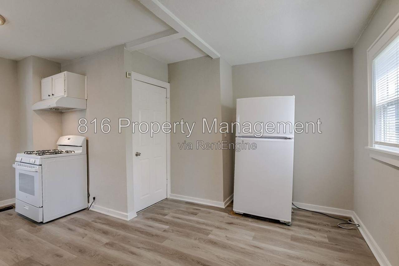 3541 Mersington Ave - Photo 4 of 19
