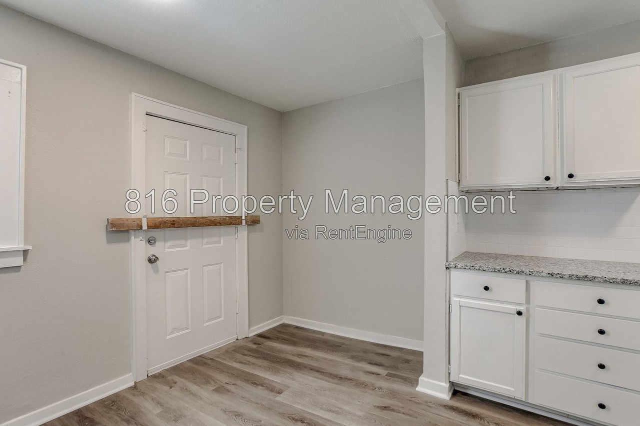 3541 Mersington Ave - Photo 5 of 19