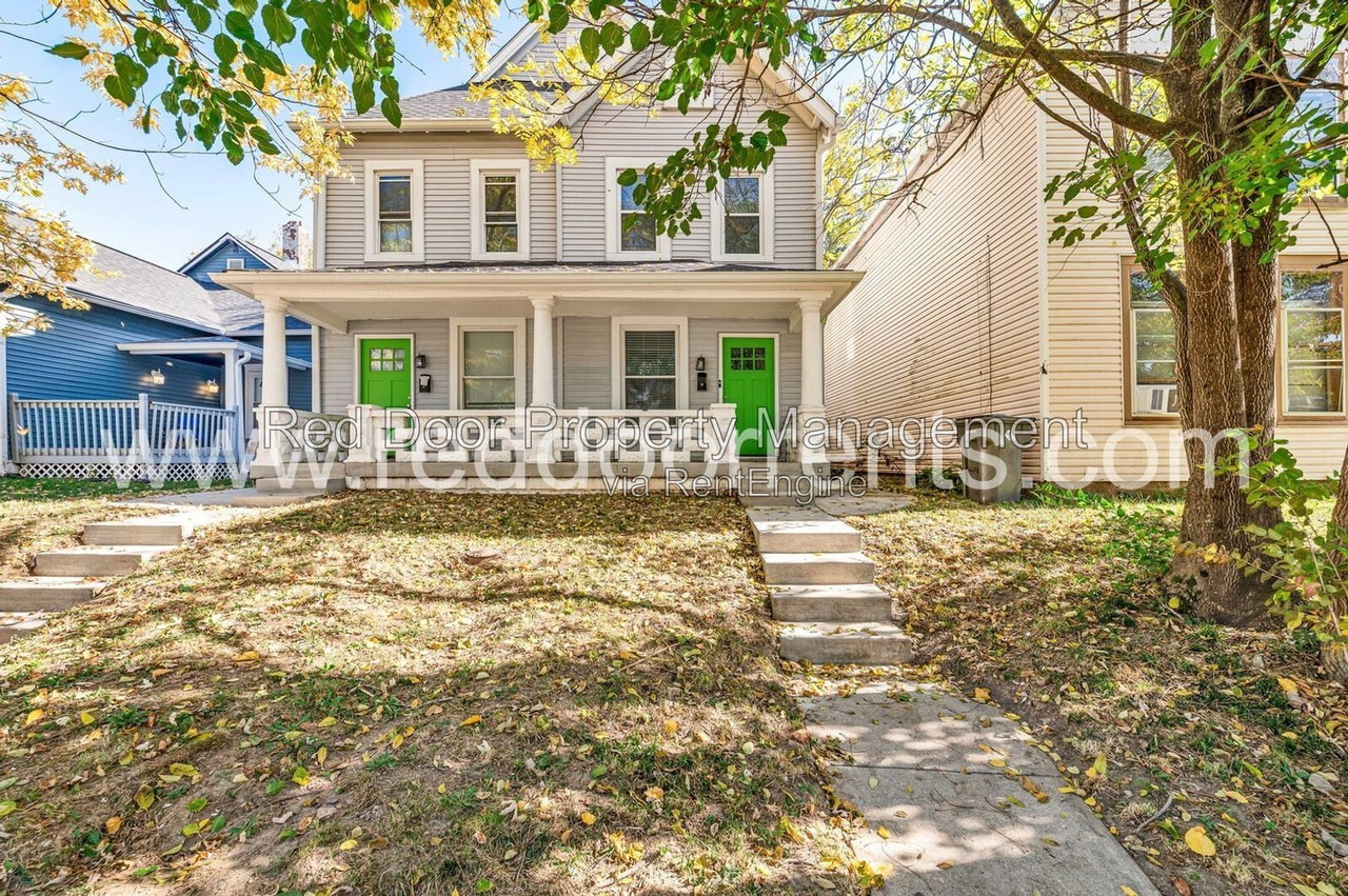 245 N Beville Ave - Photo 2 of 27