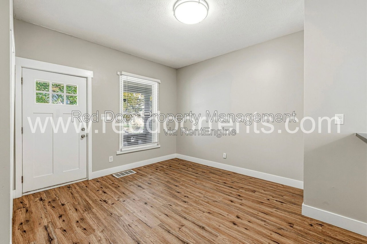 245 N Beville Ave - Photo 7 of 27