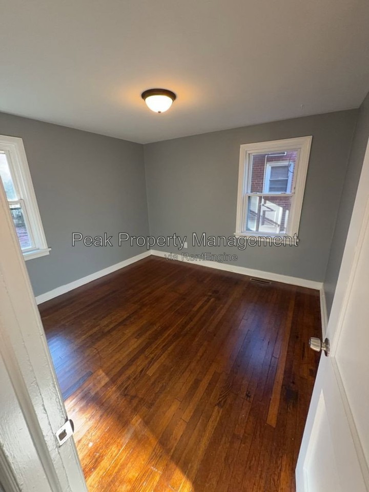 1506 Bowen St - Photo 7 of 10