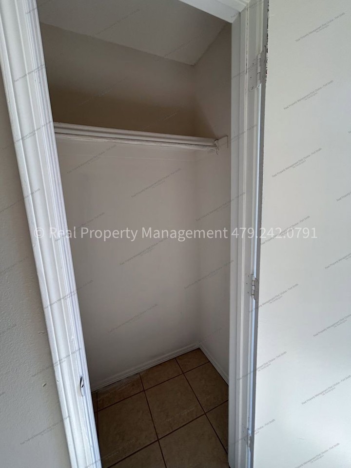 1805 Cherrybark Bnd - Photo 3 of 20