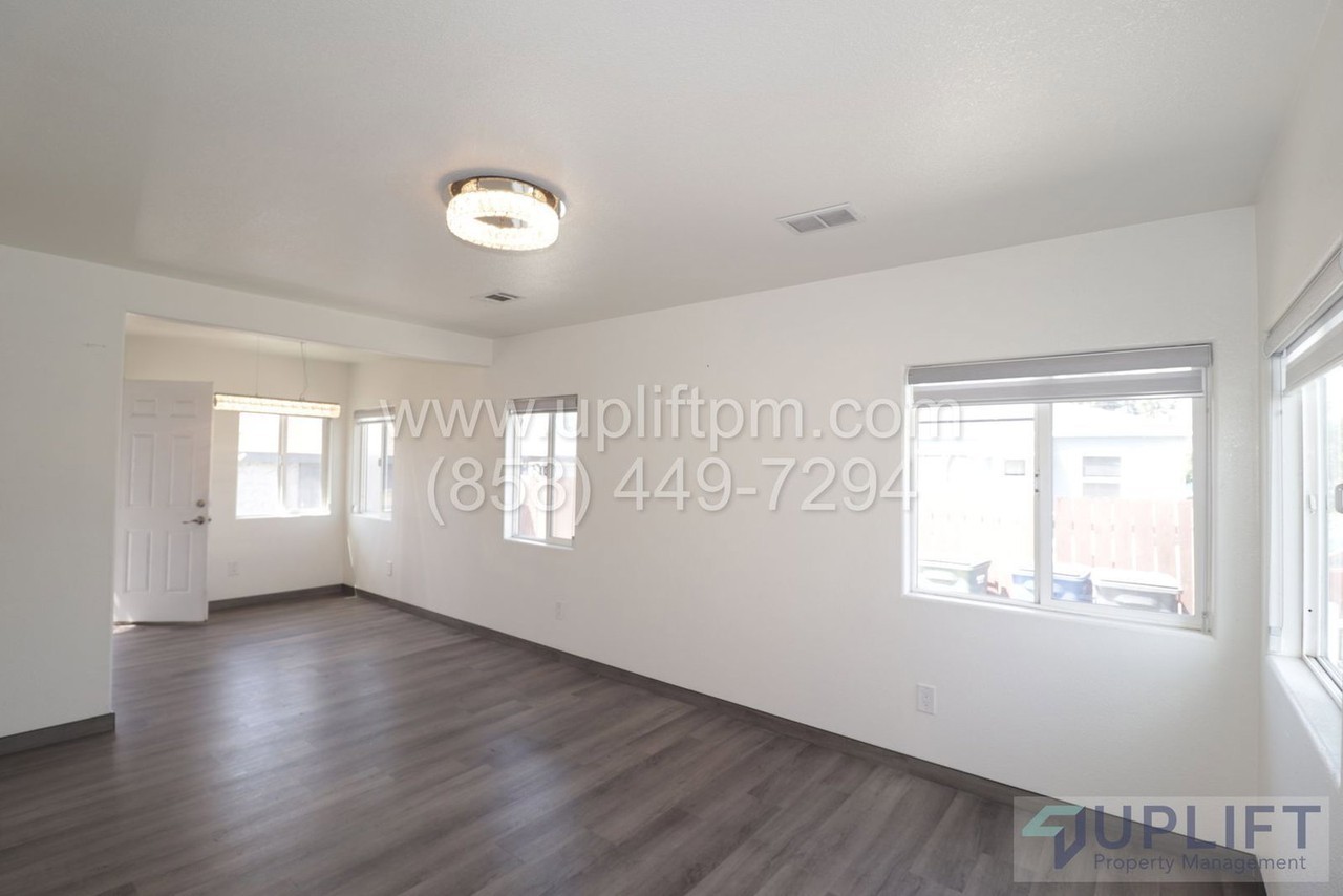 1205 Peach Ave - Photo 2 of 12