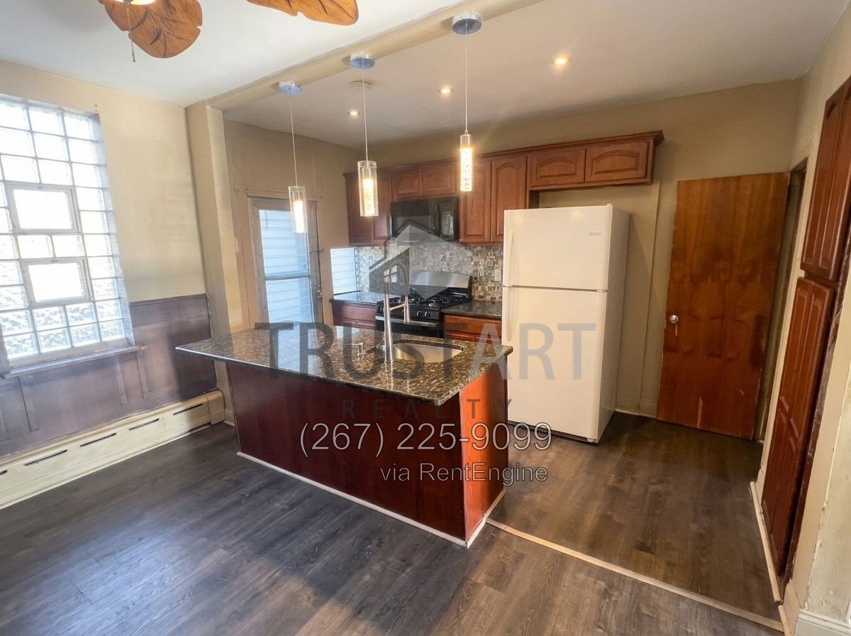 6323 Chester Ave - Photo 3 of 10