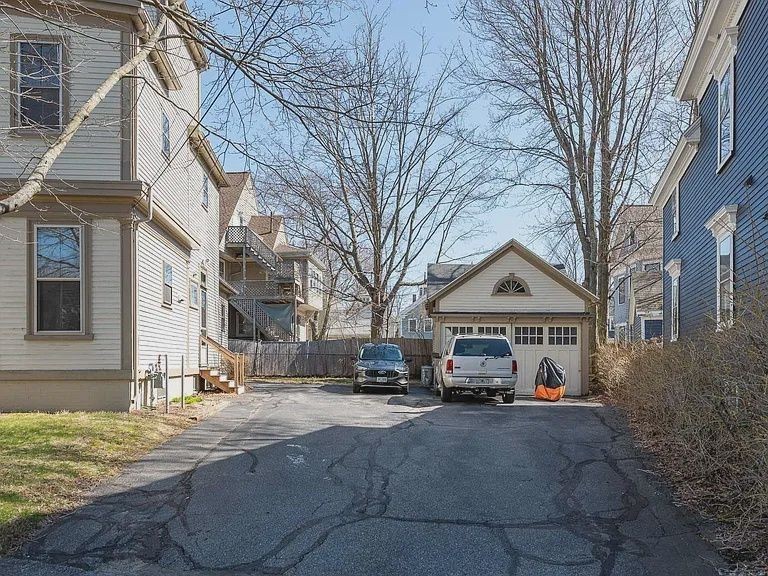 473 Middle St #3 - Photo 6 of 26