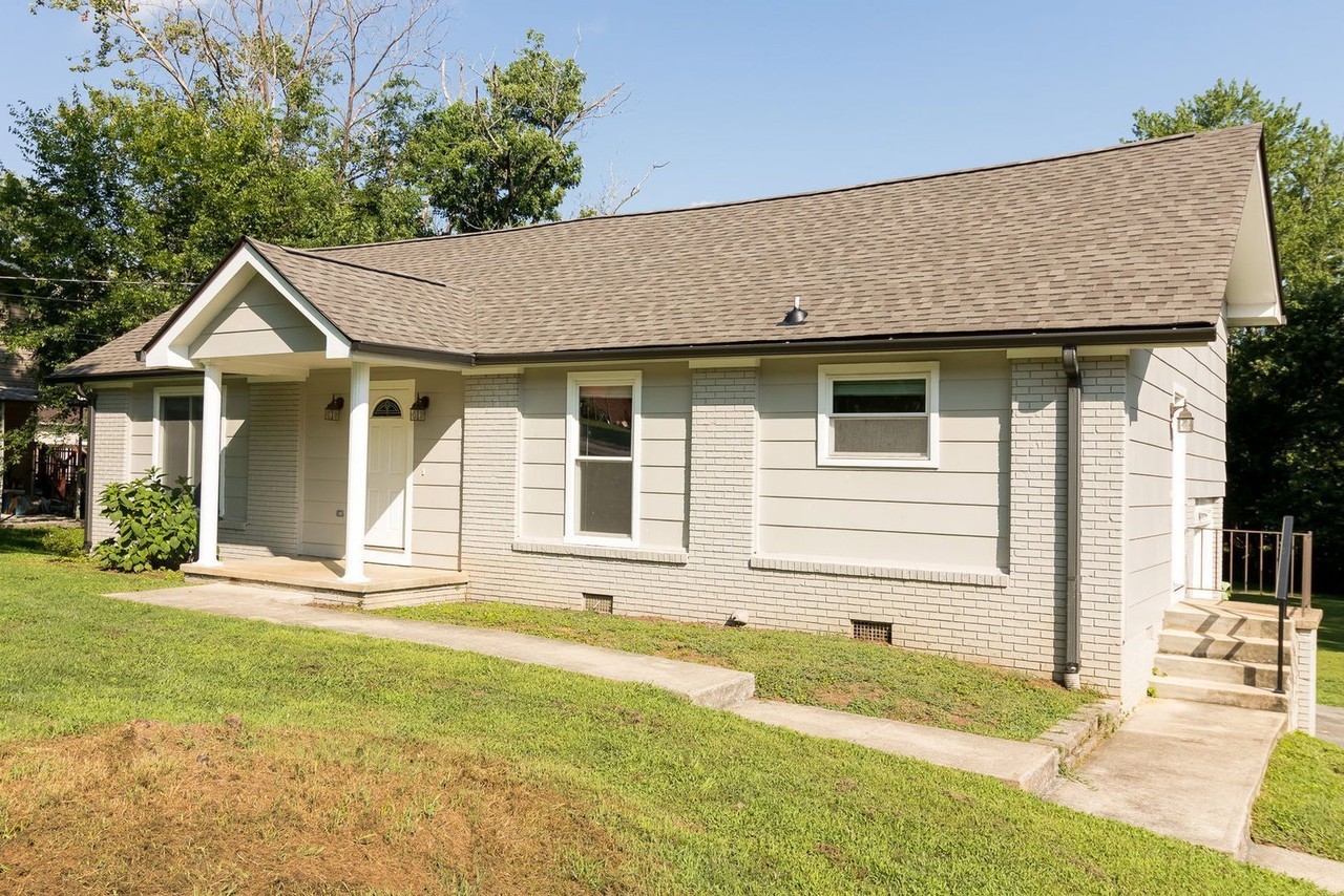 1345 Cenora Ln