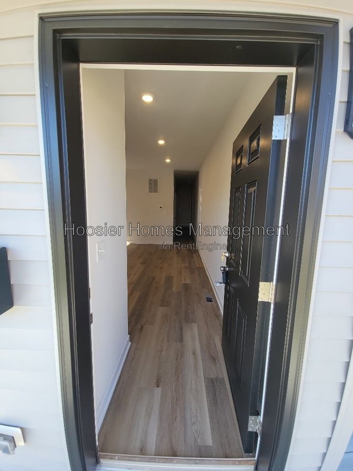 4464 Caroline Ave #4466 - Photo 4 of 21