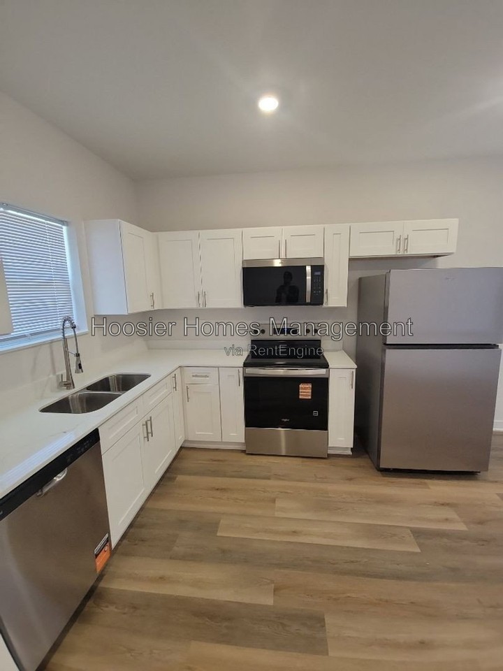 4464 Caroline Ave #4466 - Photo 6 of 21