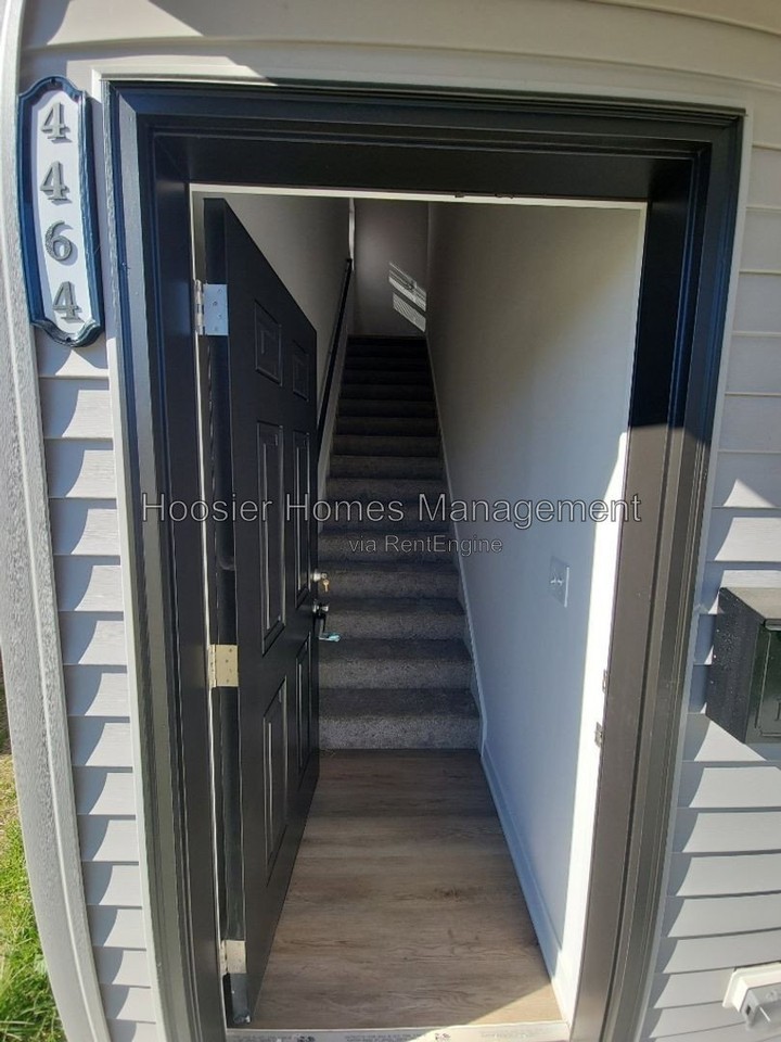 4464 Caroline Ave #4464 - Photo 3 of 17