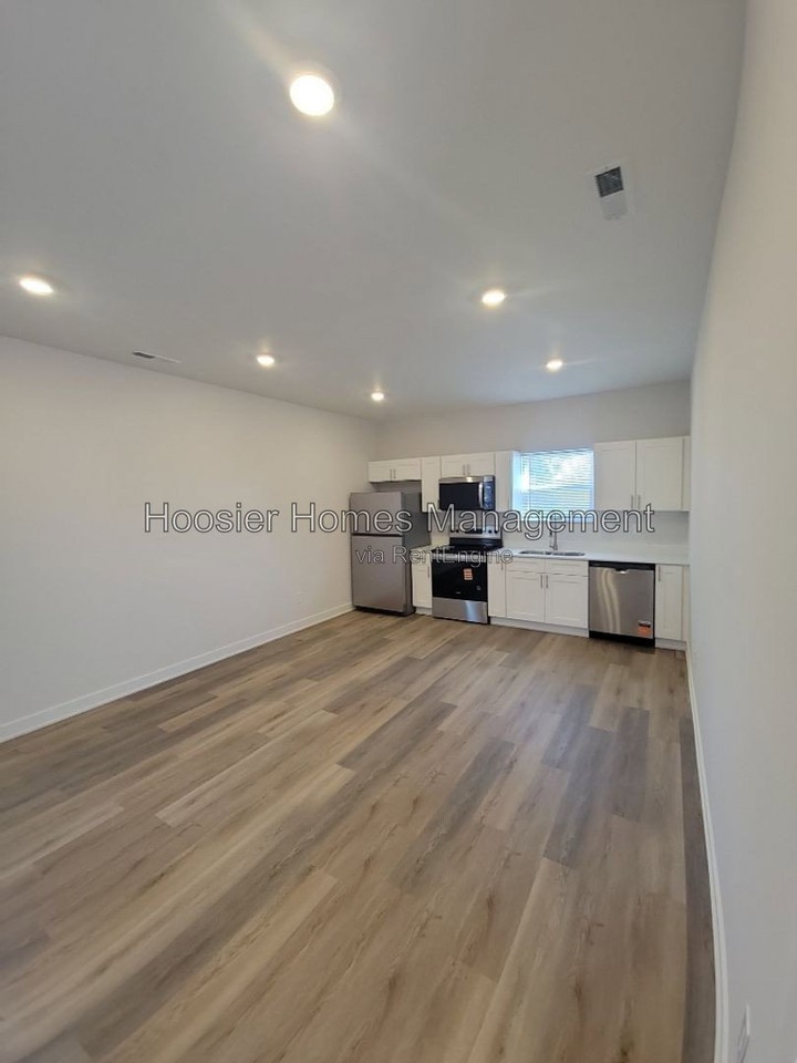 4464 Caroline Ave #4464 - Photo 6 of 17