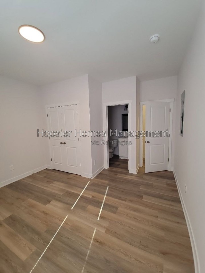 4464 Caroline Ave #4464 - Photo 7 of 17