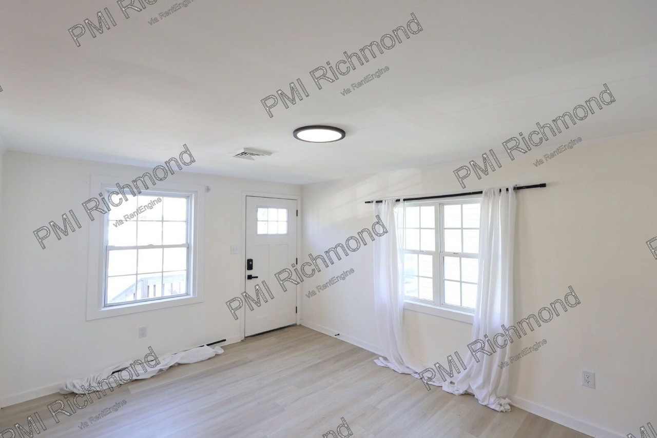 401 Hunt Ave - Photo 2 of 20