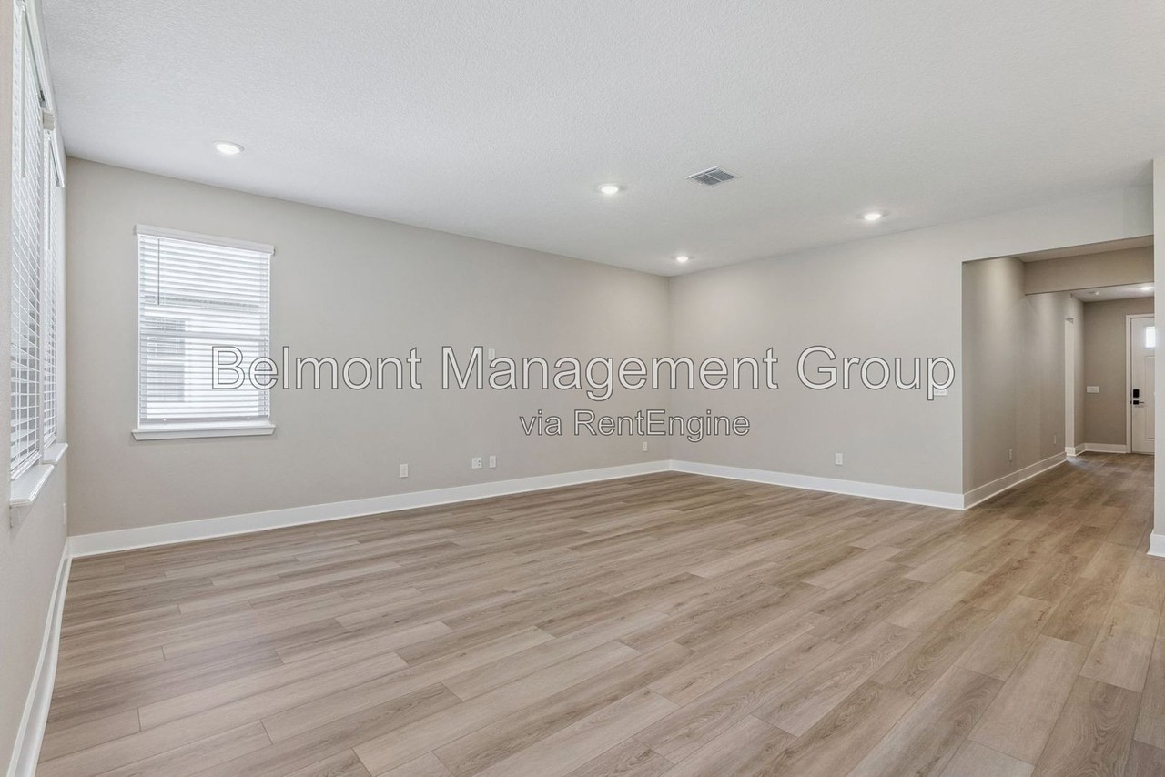 1001 British Cir - Photo 5 of 42