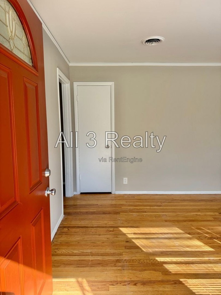 3367 Arborfield Rd - Photo 5 of 31