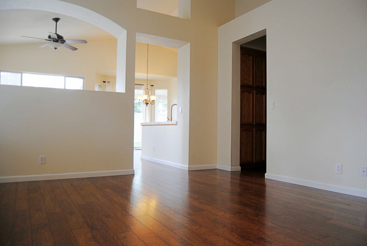 1667 Luton Dr - Photo 2 of 14