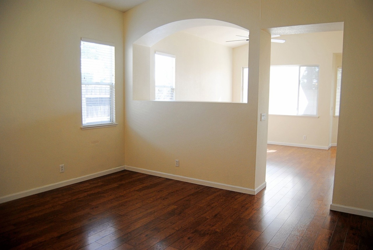 1667 Luton Dr - Photo 3 of 14
